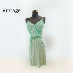 Vintage mint green spaghetti strap dress small. Excellent vintage condition.